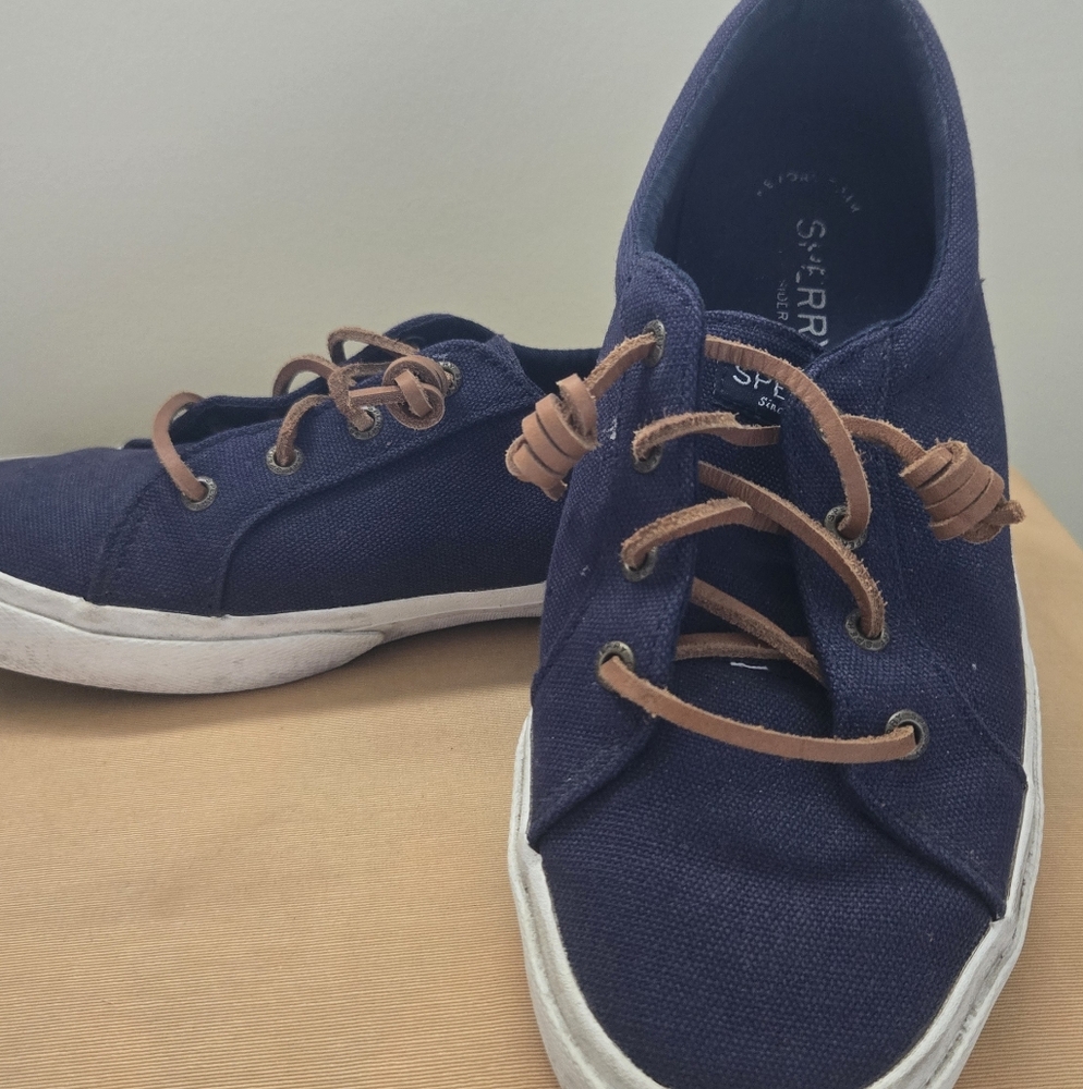 Sperry sneaker
